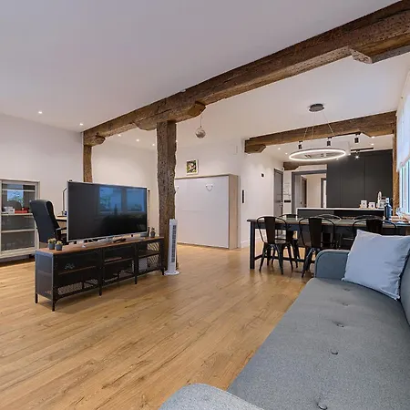 Moderno Y Lujoso En El Historico Casco Viejo Appartement