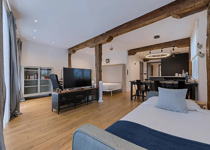 Moderno Y Lujoso En El Historico Casco Viejo Διαμέρισμα