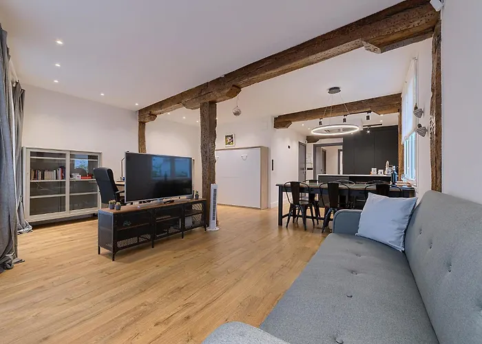 Moderno Y Lujoso En El Historico Casco Viejo Διαμέρισμα