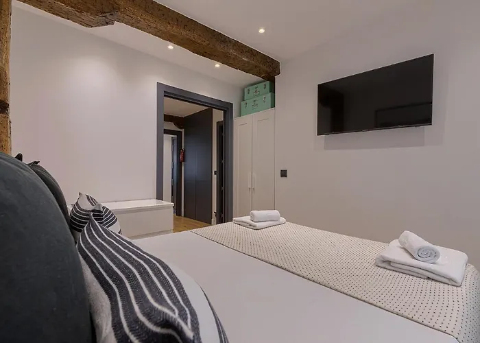 Moderno Y Lujoso En El Historico Casco Viejo Apartmán