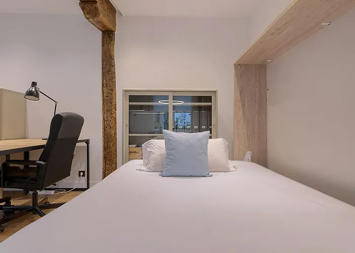 Moderno Y Lujoso En El Historico Casco Viejo Apartmán